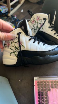 Jordan’s with flowers super cute size 11c