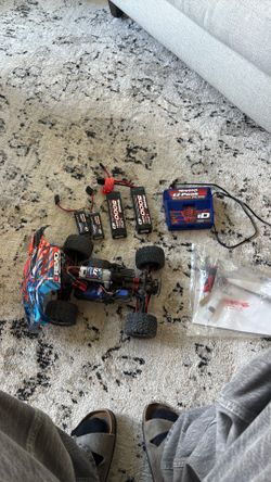 Traxxas e revo + batteries