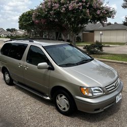 2002 Toyota Sienna