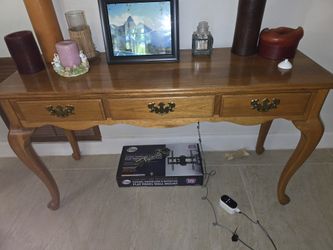 Moms Classic Wood Tables.