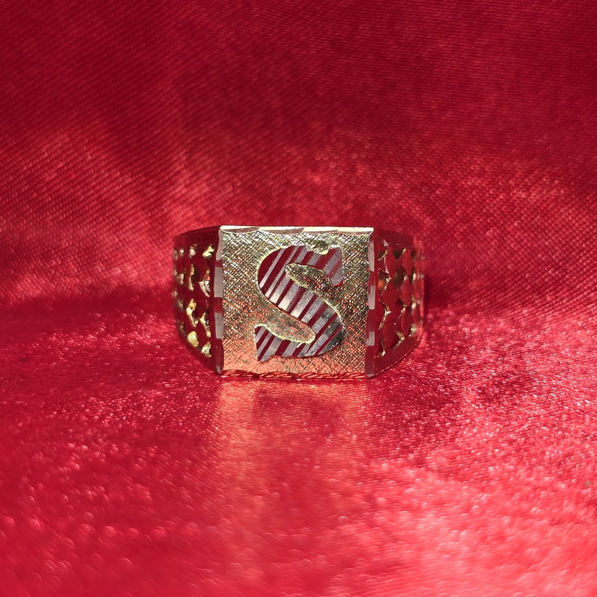 10k Gold "S" Initial Ring
