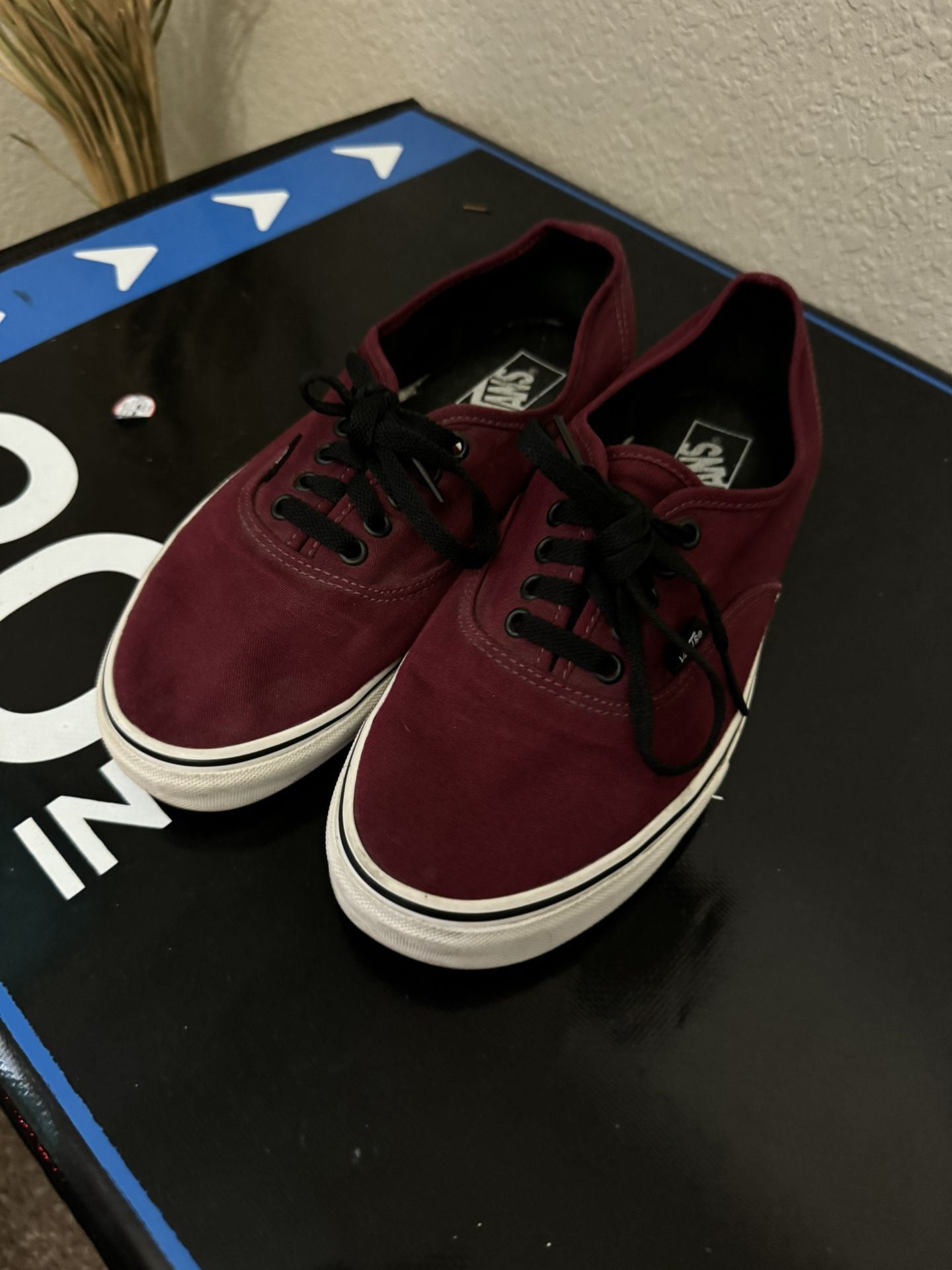 Men’s Vans Size 9 1/2
