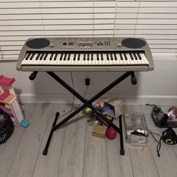 Yamaha Ez-30 Portable Keyboard 