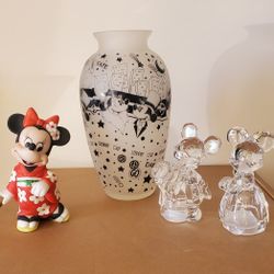 Disney collectibles Set - Vase, S & P shakers and figurine.  Mickey and Minnie Mouse.