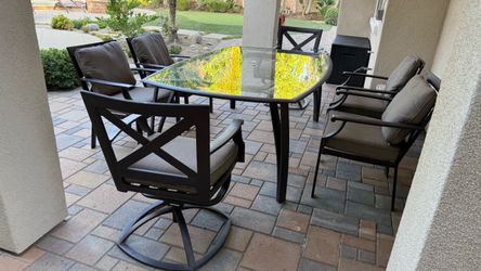 Outdoor Patio Dining Set with Glass Table Top