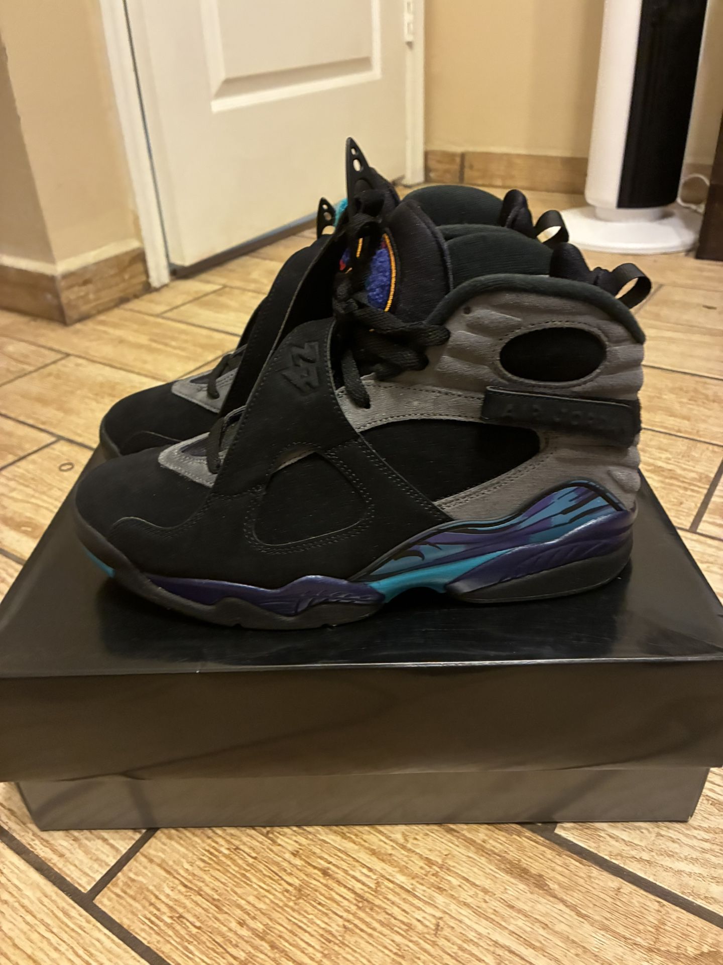 Jordan 8 Retro Aquas 