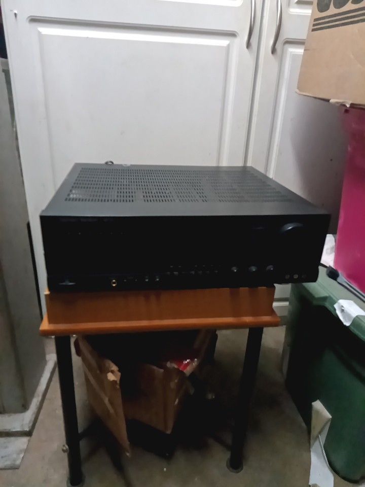 Harman/Kardon Receiver And Speakers