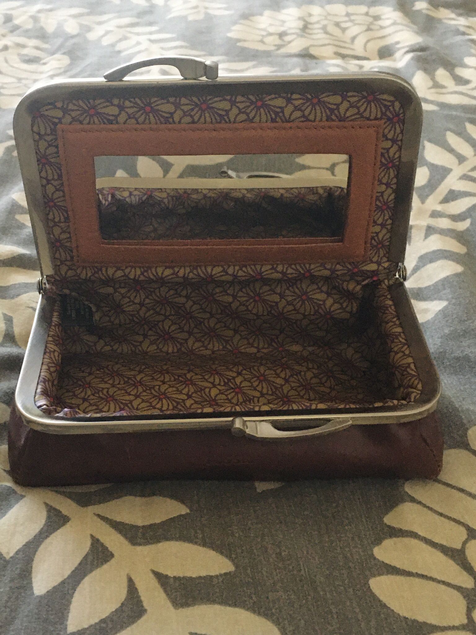 Fossil Makeup Bag With Mirror 