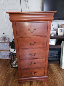 Standing Dresser