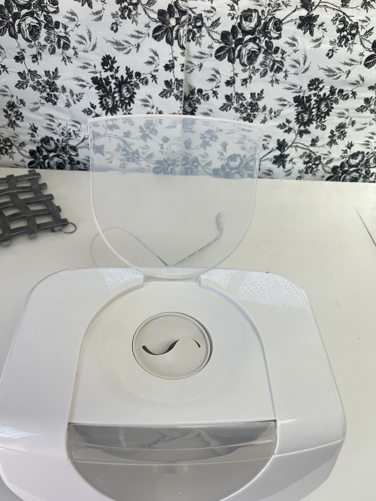 Electric Tissue Dispenser