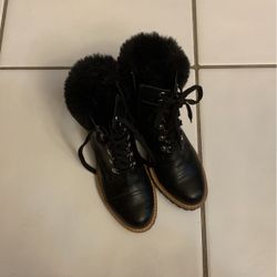 Black Boots 