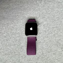 Apple Watch SE 1st Gen - 40mm GPS Silver - Excellent Condition