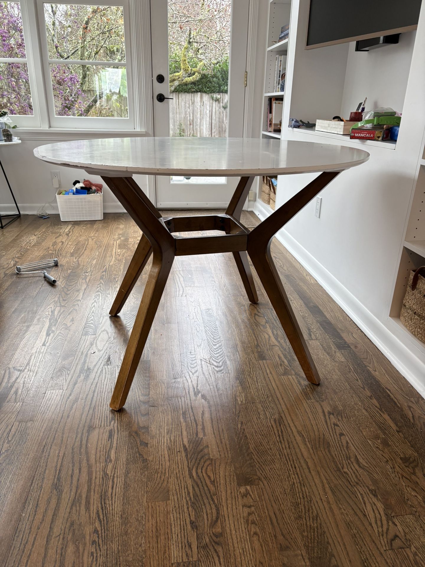 Round Kitchen Nook Table