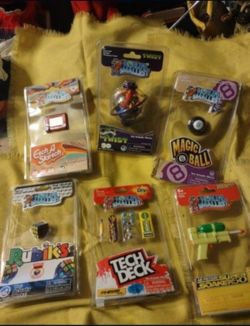 6 of the world's smallest toys brand new factory sealed will not separate.
