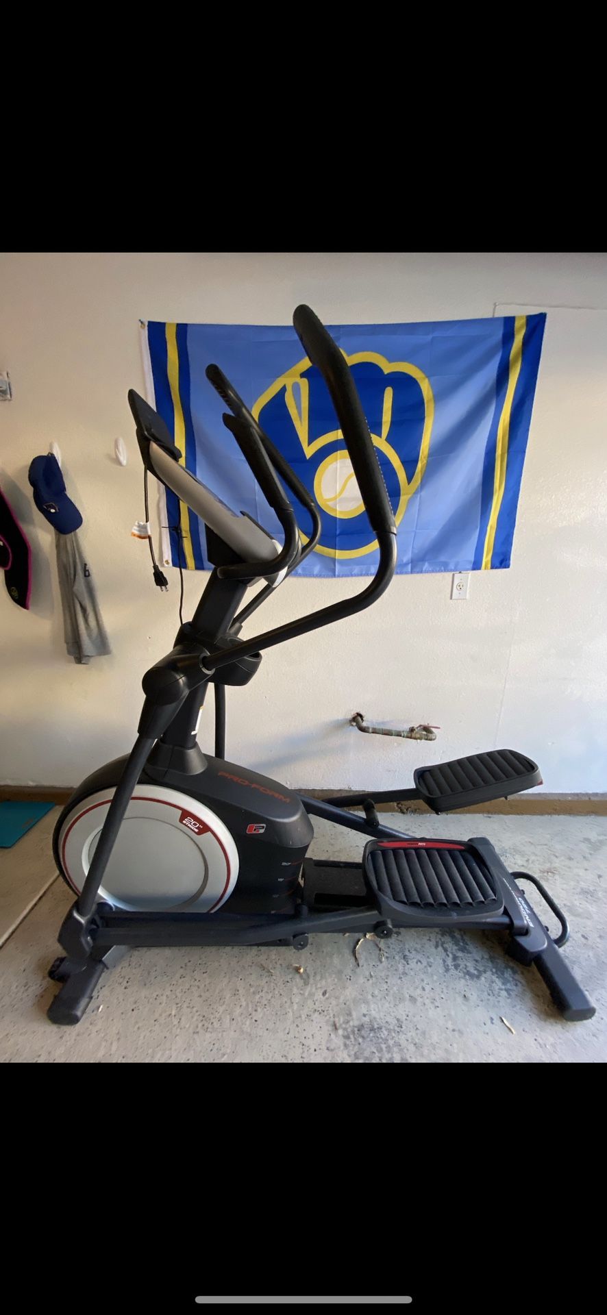 Elliptical Proform 720e - Main Image