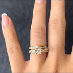 14k Wedding Rings With Diamond / Anillo De Compromiso De Oro 14k Con Diamantes 