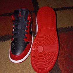 4.5Y Brand New Jordan 1 Low Reverse Patent Bred