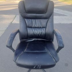 EXTRA WIDE BLACK GENUINE LEATHER COMPUTER CHAIR 