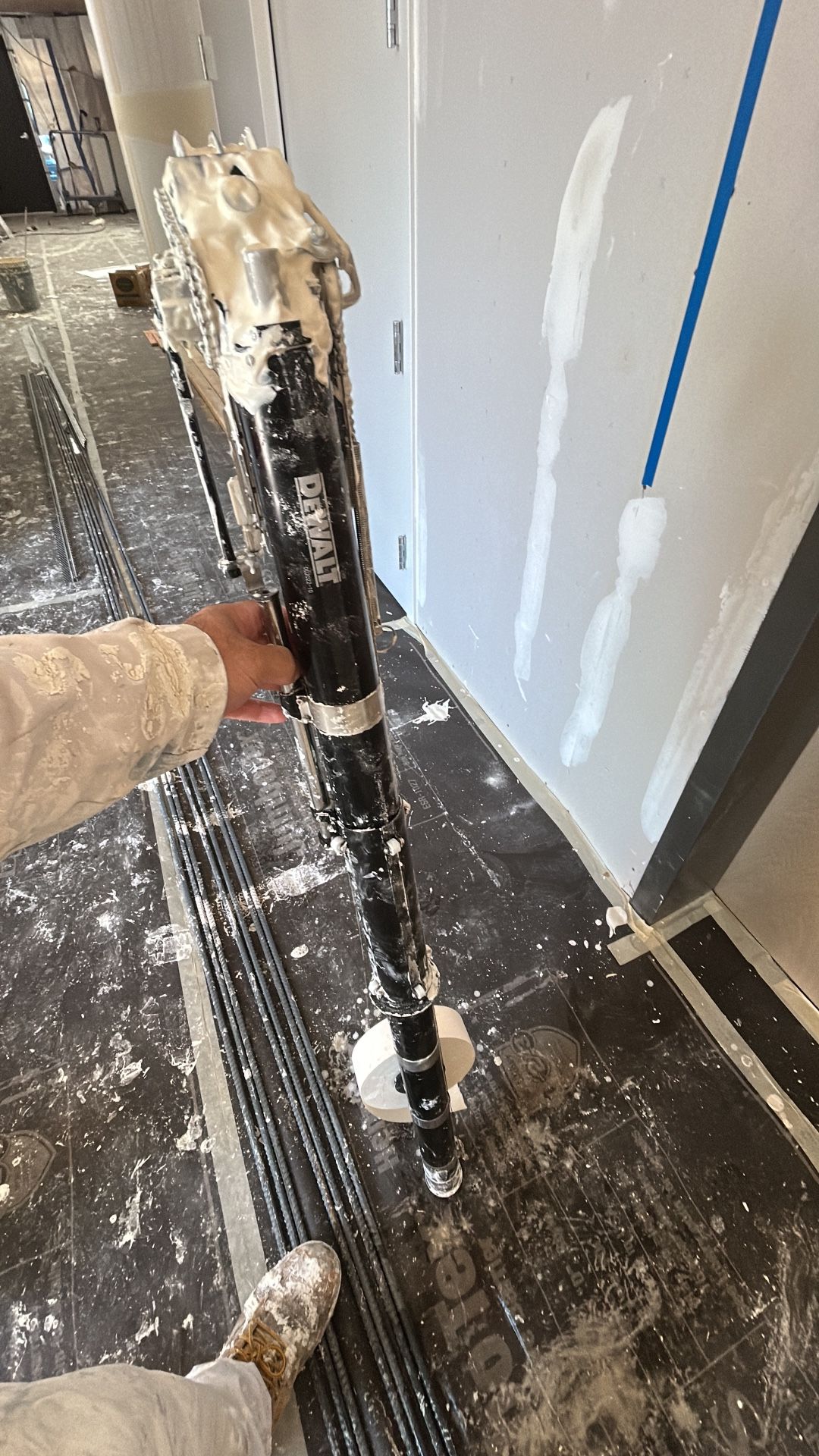 Dewalt Automatic Taper (Bazooka) Black