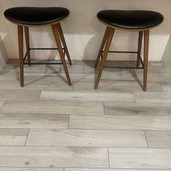 2 Bar Stools