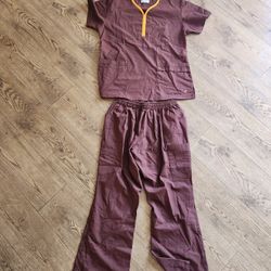 Scrub Suit 2 Pairs Medium Never Used Reina