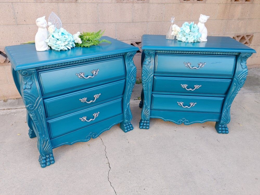 Gorgeous Vintage Nightstands