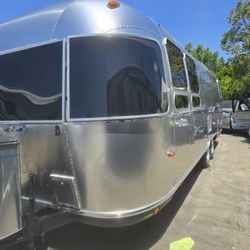 2005 Airstream Classic 