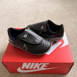 Nike Soccer Shoes Like New Size 8C 