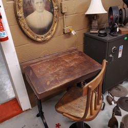 Antique Kenney Bros And Wolkins Adjustable Height School Desk 