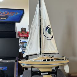 RC  **reduced** Toy Nikko Mariner Radio Control Sailboat with Stand