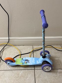 Bluey 3 Wheel Tilt & Turn Scooter