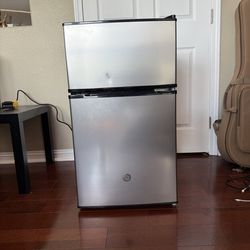 GE ENERGY STAR Double-Door Compact Refrigerator
