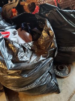 2 bags of random clothes (FREE) (GRATIS)