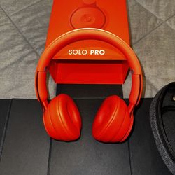 Beats Solo Pro