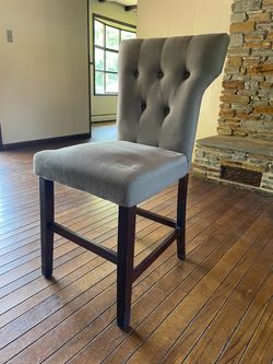 Gray Tufted Wingback Counter Height Bar Stool / Kitchen Island Chair