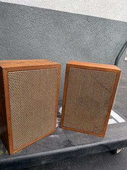 Vintage Wood Bookshelf Speakers