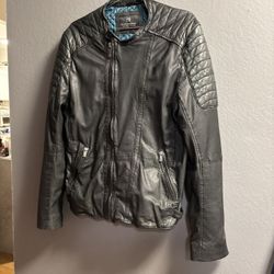 Scotch & Soda black leather biker jacket with a quilted design on the lining and  shoulders design men’s large in good pre loved condition