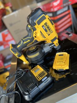 20V MAX Lithium-Ion 15-Degree Electric Cordless Roofing Nailer Kit with 2.0Ah Battery Charger and Bag