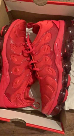 Red Vapor max’s (men’s size 10)
