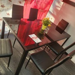 DINING TABLE WITH 6 CHAIRS BRAND NEW 