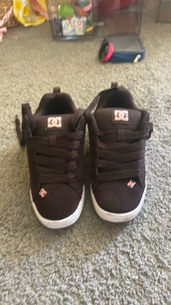 DC shoes (CASH ONLY)