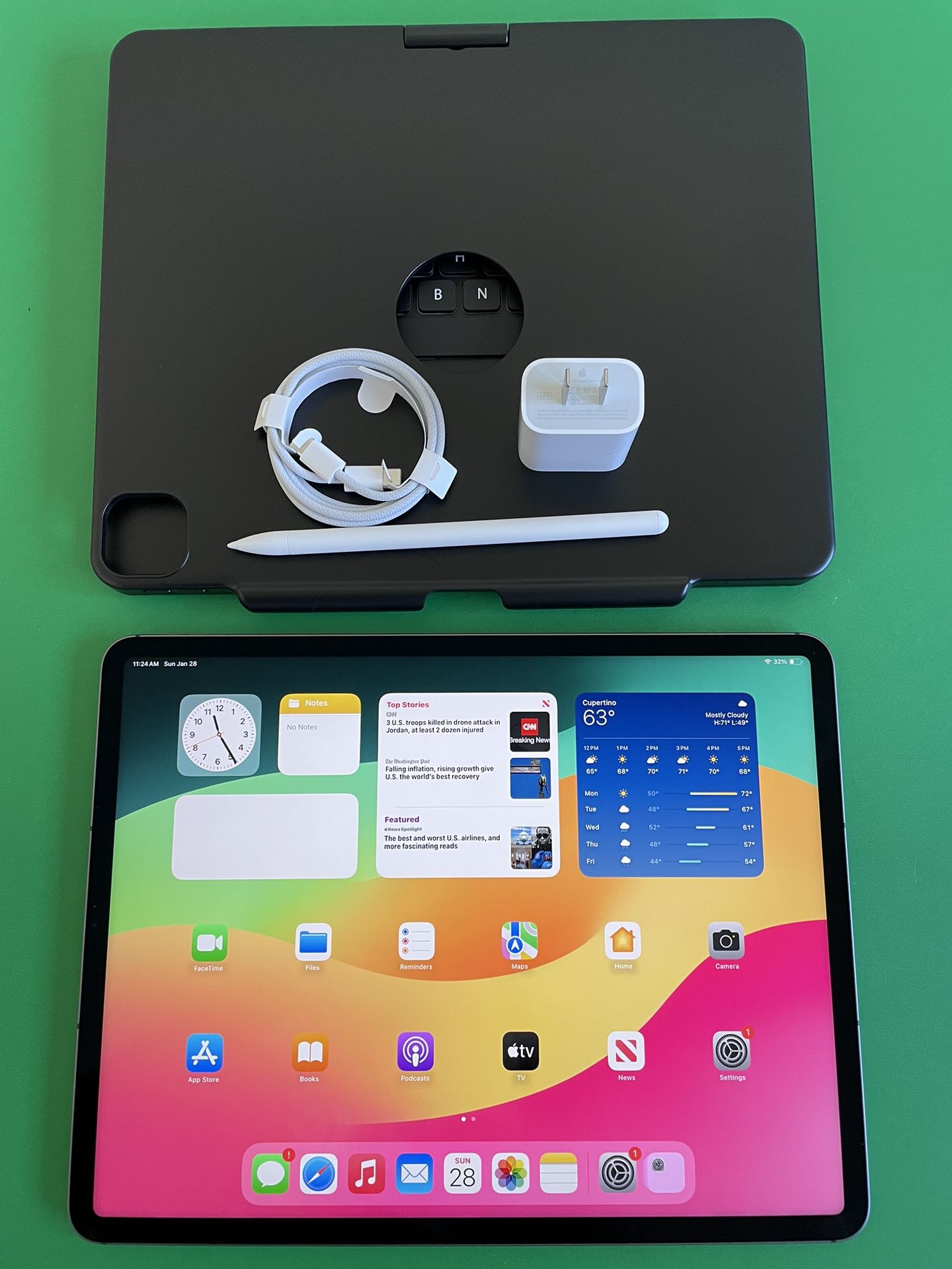 512GB Apple IPad Pro 12.9” 6th Generation (Latest 2022 / M2 chip 
