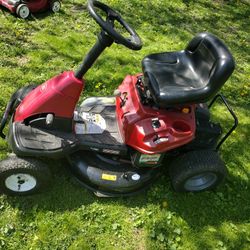 Craftsman R1000 Riding Mower 