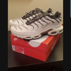 Nike Air Max Plus Shoes Size 11.5