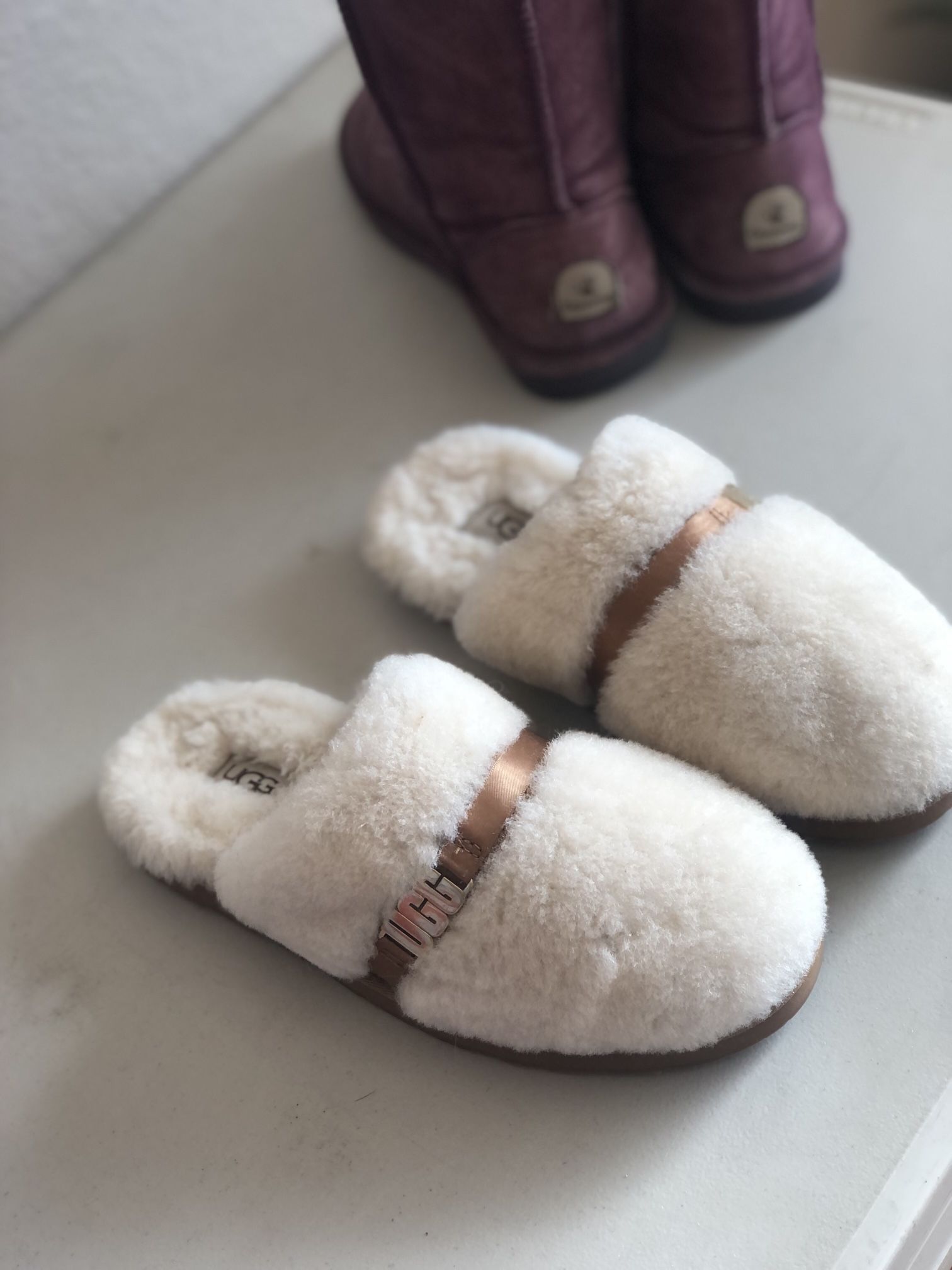 Ugg Slipper Like New Size 8