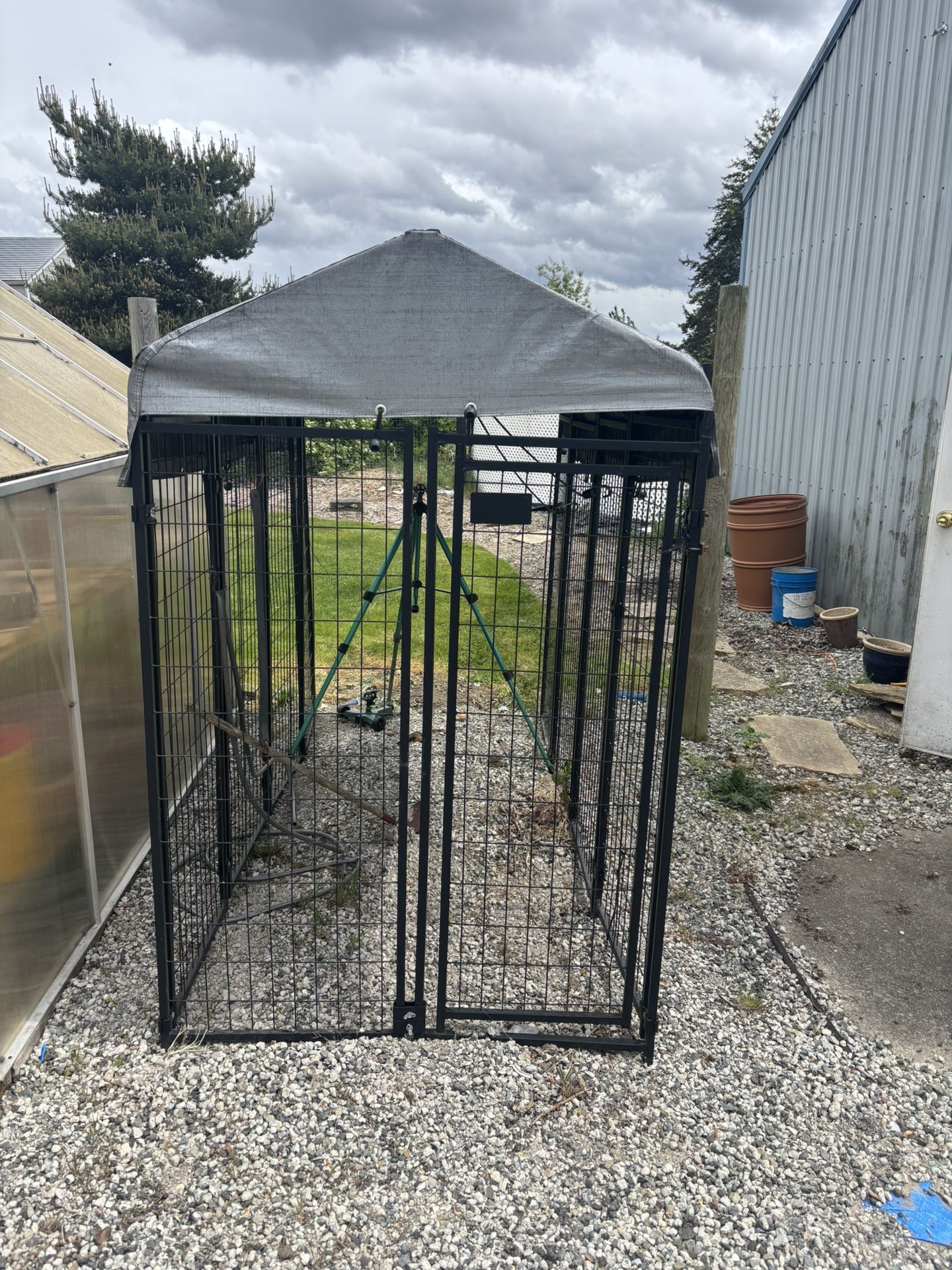 Metal Dog Kennel