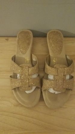 Soft Style(hush puppies) low sandal heel size9