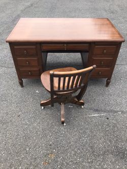 Vintage Teacher’s/Banker’s/Wall Street Executive Desk