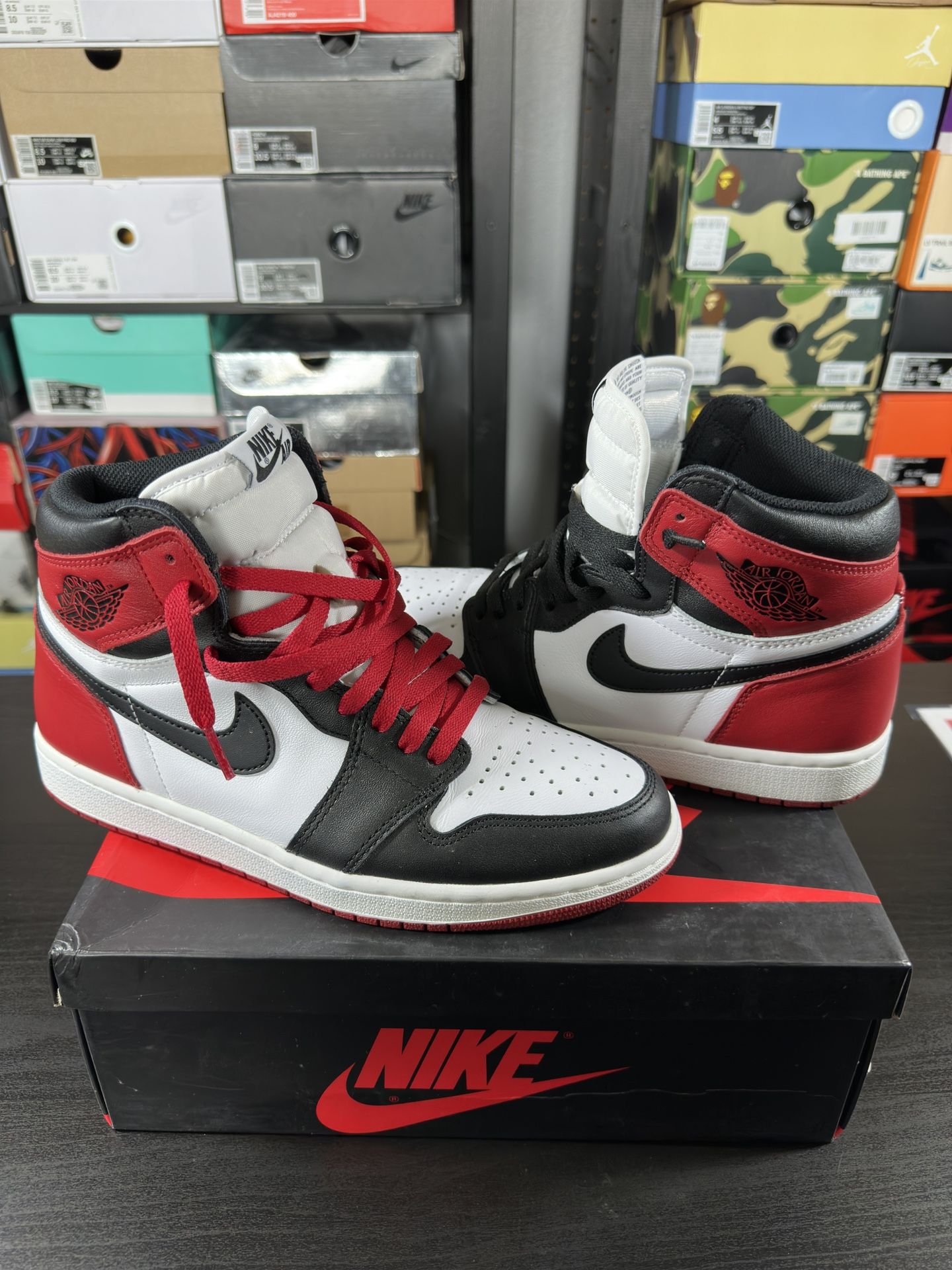 Air Jordan 1 Retro High OG Black Toes