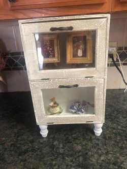17 inch curio cabinet, great for showing prizes possessions